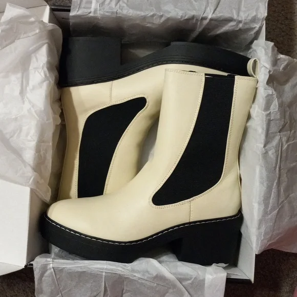 NINE WEST PLATFORM CHELSEA Doleas Boots, Size 10/11 - Picture 2 of 11